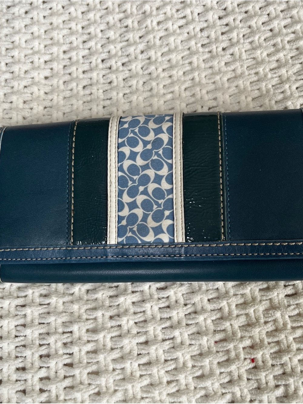 COACH Women's Blue Patterned Wallet Fold Snap Closure Multi Card Holder Zipper